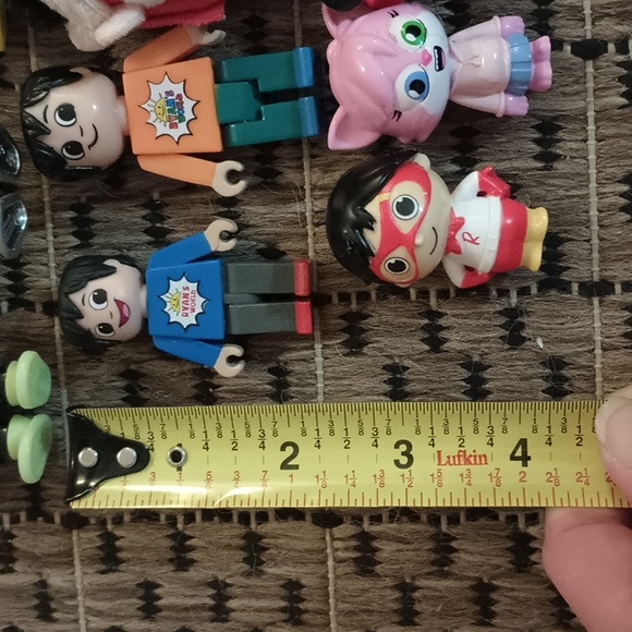 Ryan's World Action Figures 16 Piece Set - Picture 8 of 9